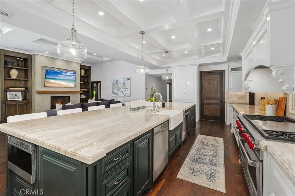 4 Inverness Ln, Newport Beach, CA 92660