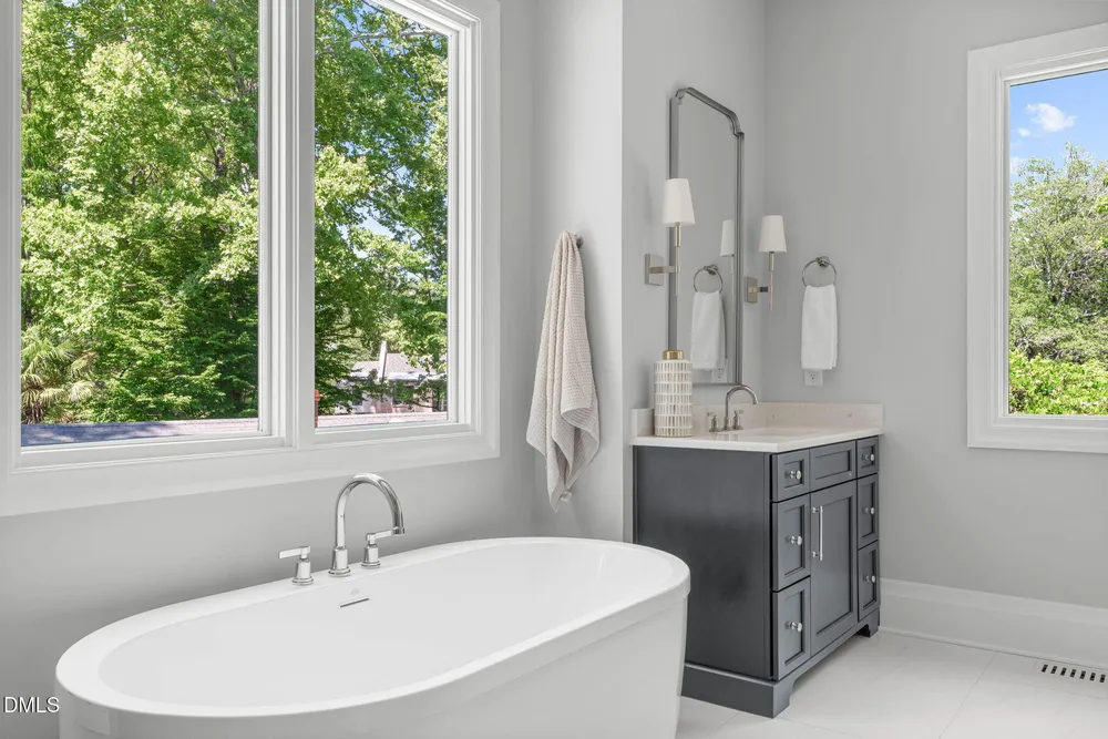 3442 Redbud Ln, Raleigh, NC 27607