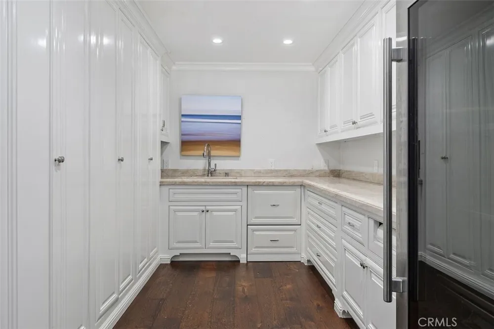 4 Inverness Ln, Newport Beach, CA 92660