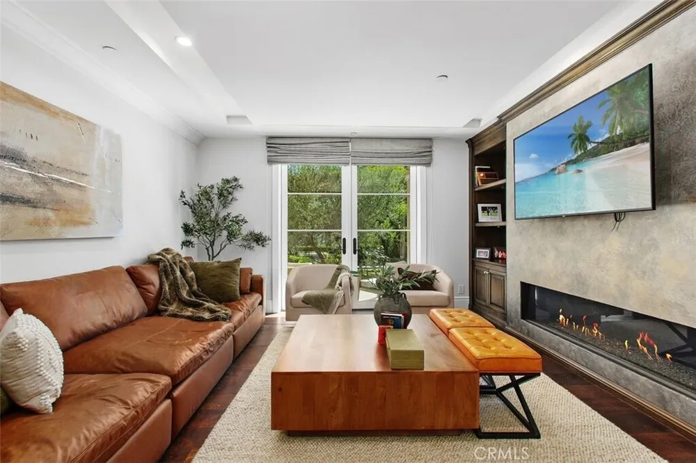 4 Inverness Ln, Newport Beach, CA 92660