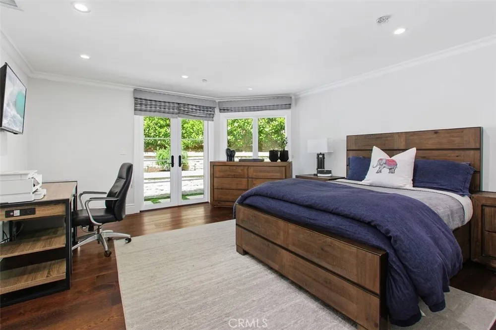 4 Inverness Ln, Newport Beach, CA 92660