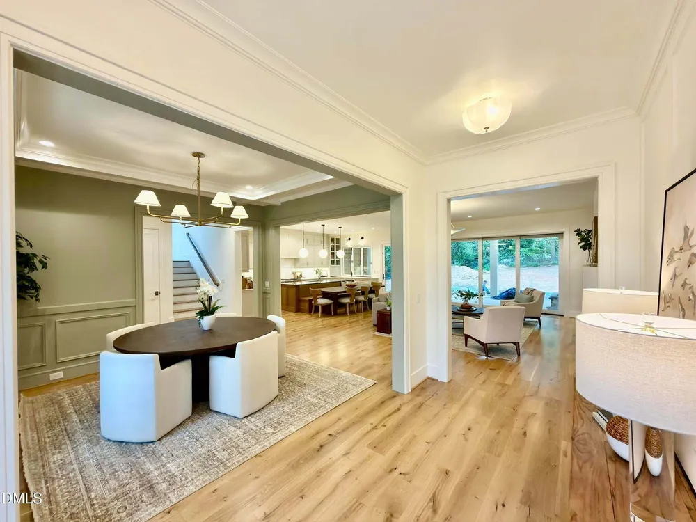 1718 Piccadilly Ln, Raleigh, NC 27608-2020