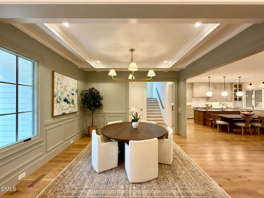 1718 Piccadilly Ln, Raleigh, NC 27608-2020