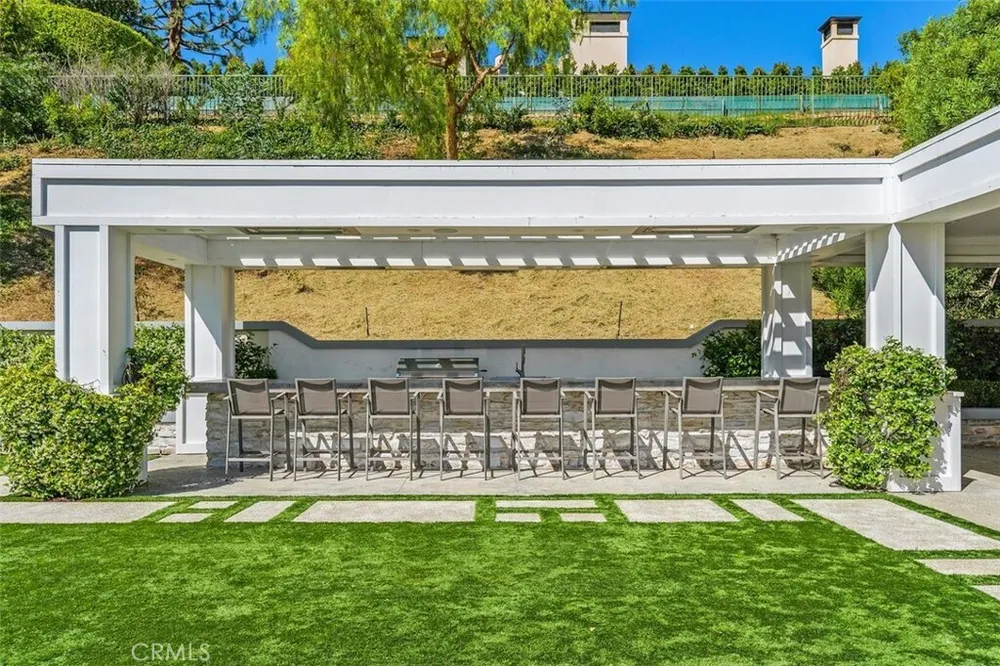 4 Inverness Ln, Newport Beach, CA 92660