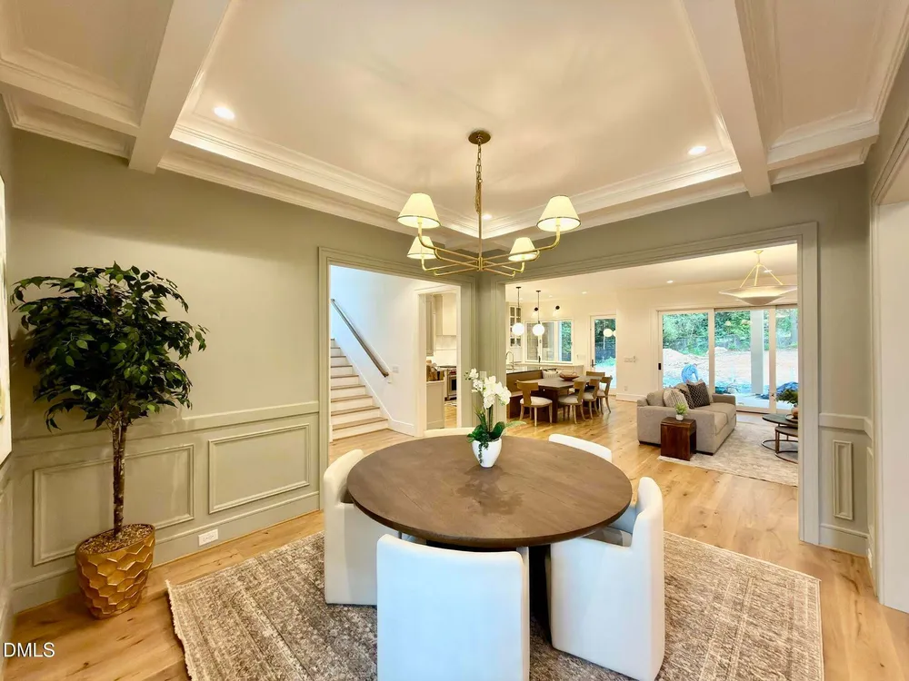 1718 Piccadilly Ln, Raleigh, NC 27608-2020