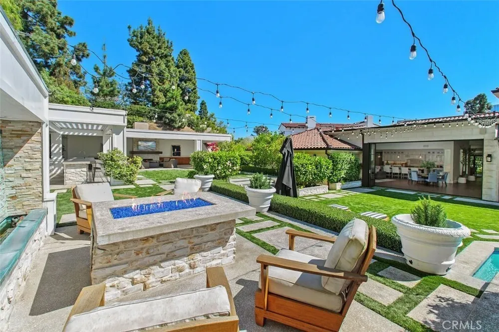 4 Inverness Ln, Newport Beach, CA 92660