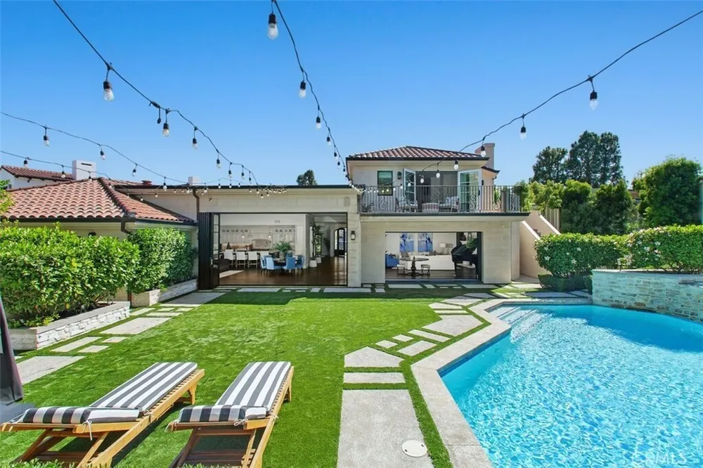 4 Inverness Ln, Newport Beach, CA 92660