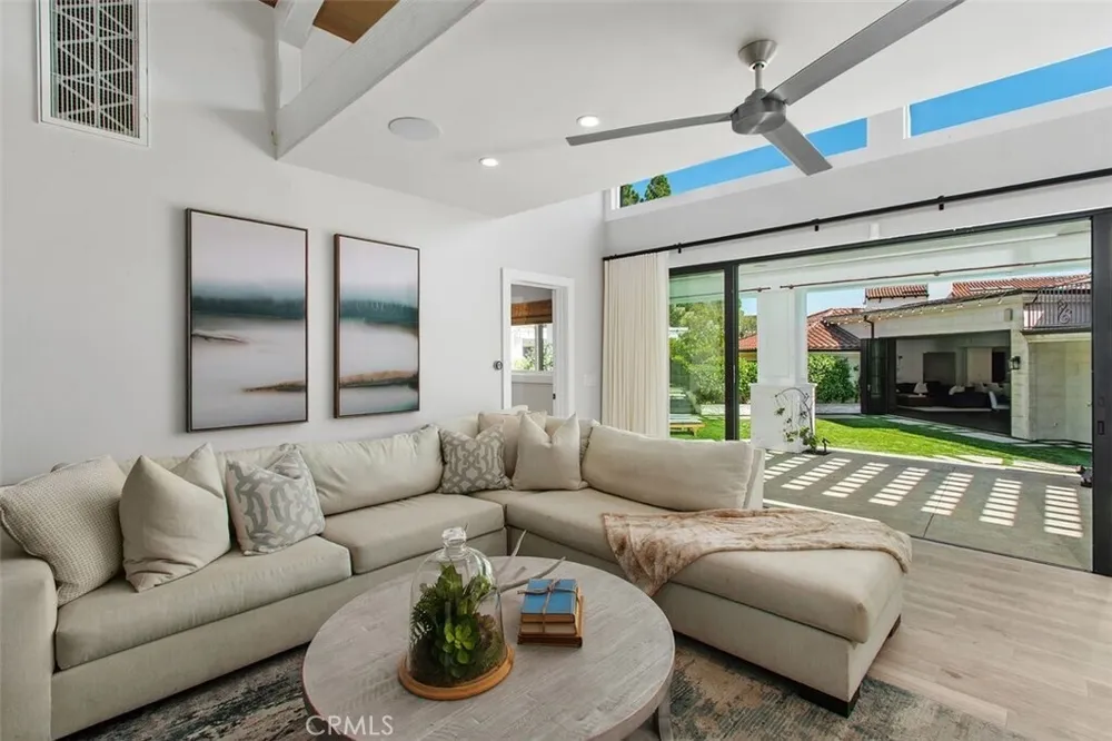 4 Inverness Ln, Newport Beach, CA 92660