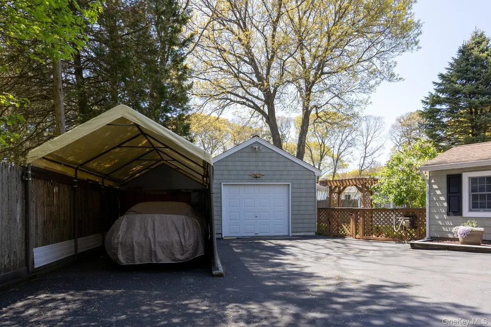43A Somerset St, Centereach, NY 11720