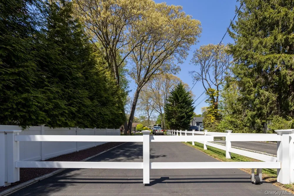 43A Somerset St, Centereach, NY 11720