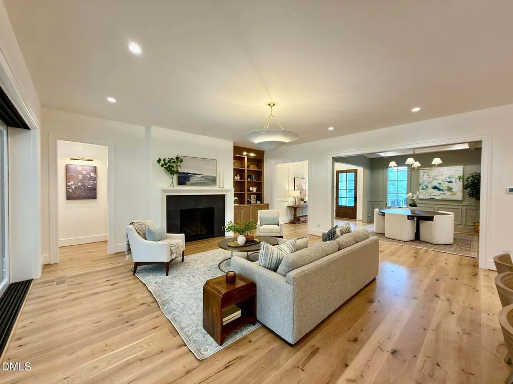 1718 Piccadilly Ln, Raleigh, NC 27608-2020