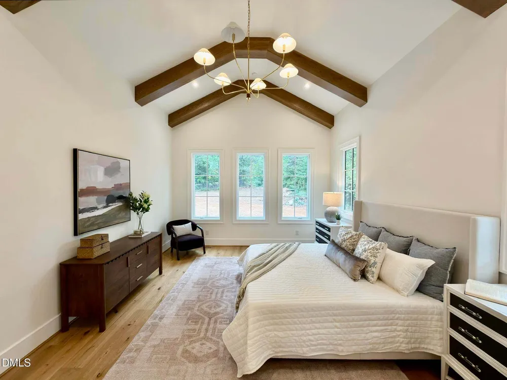 1718 Piccadilly Ln, Raleigh, NC 27608-2020
