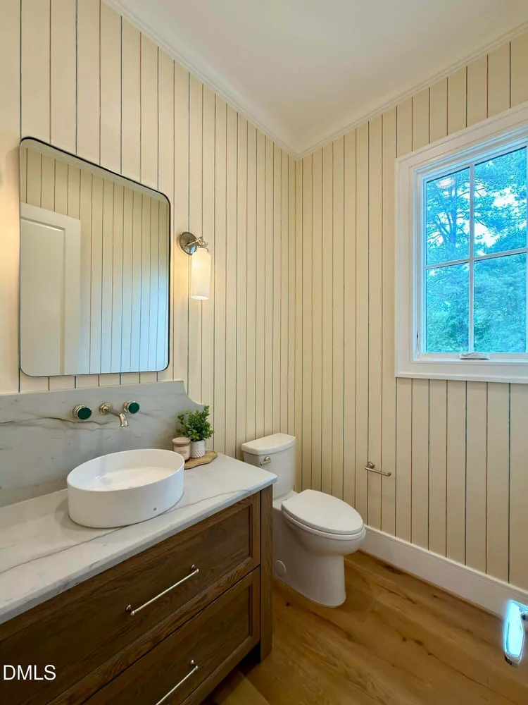 1718 Piccadilly Ln, Raleigh, NC 27608-2020