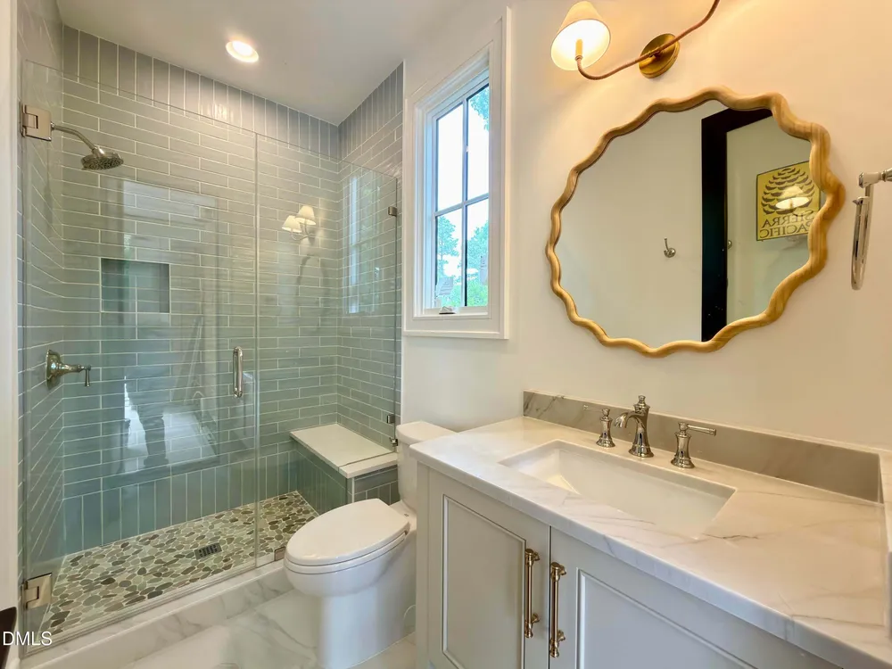 1718 Piccadilly Ln, Raleigh, NC 27608-2020