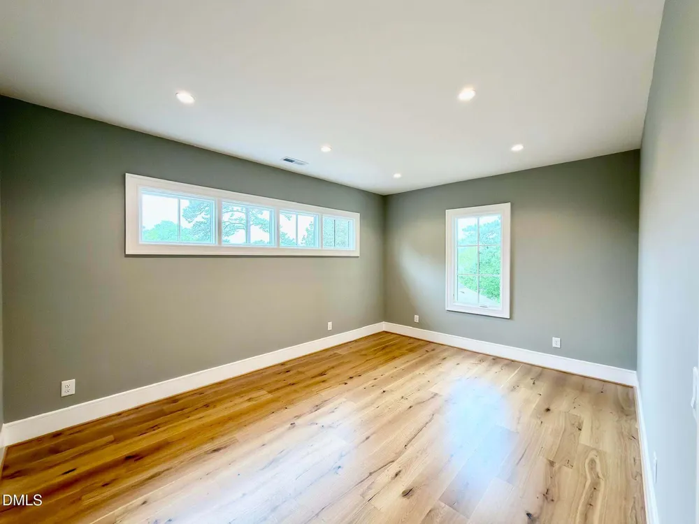 1718 Piccadilly Ln, Raleigh, NC 27608-2020