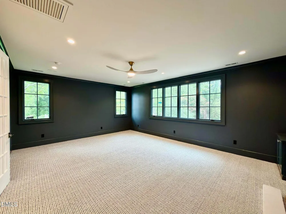1718 Piccadilly Ln, Raleigh, NC 27608-2020