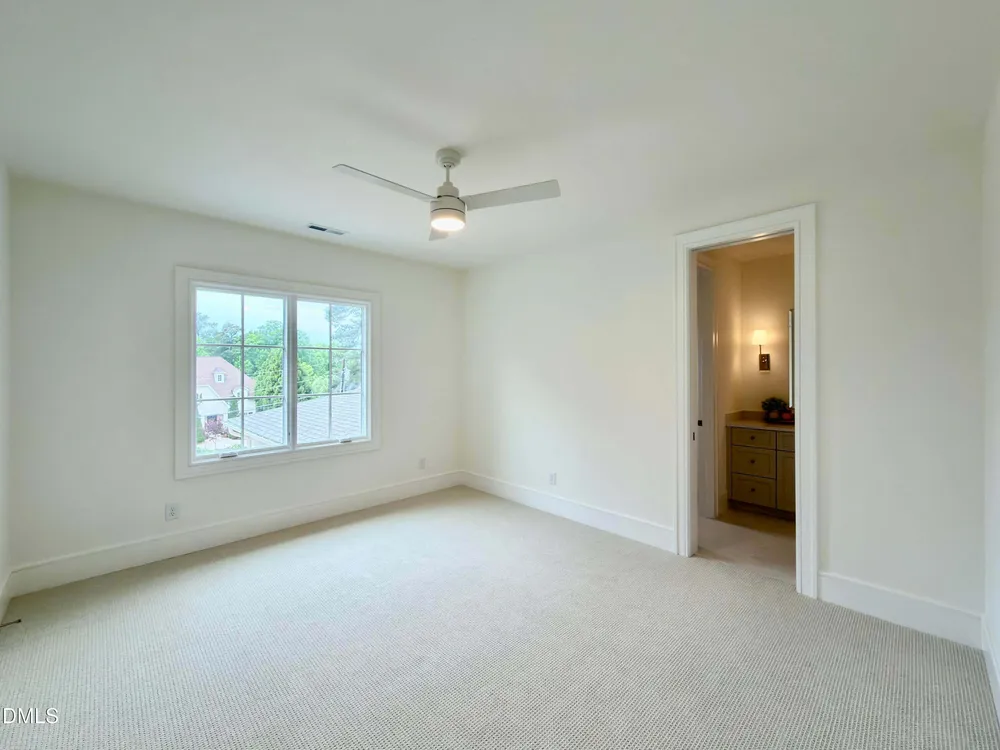 1718 Piccadilly Ln, Raleigh, NC 27608-2020