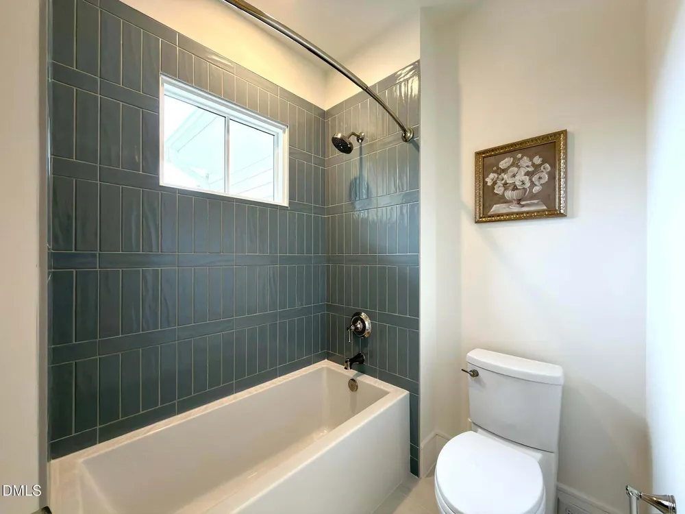 1718 Piccadilly Ln, Raleigh, NC 27608-2020