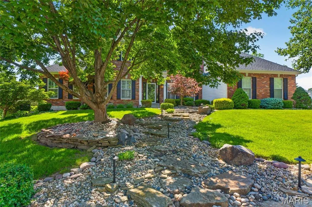 5568 Hennsley Circle, Weldon Spring, MO 63304