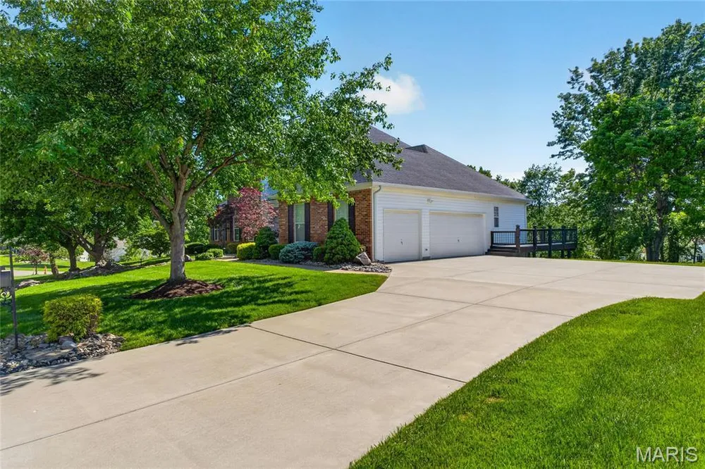 5568 Hennsley Circle, Weldon Spring, MO 63304