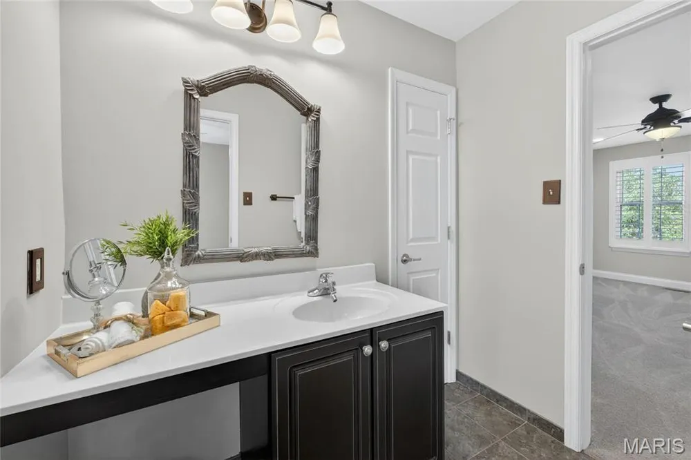 5568 Hennsley Circle, Weldon Spring, MO 63304