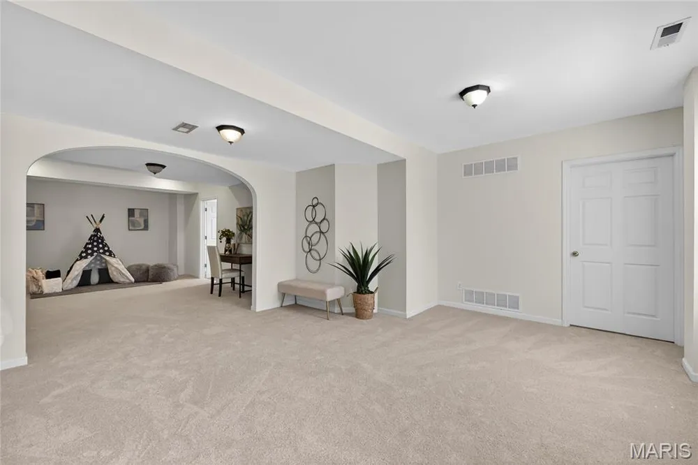 5568 Hennsley Circle, Weldon Spring, MO 63304