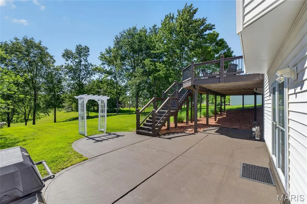 5568 Hennsley Circle, Weldon Spring, MO 63304