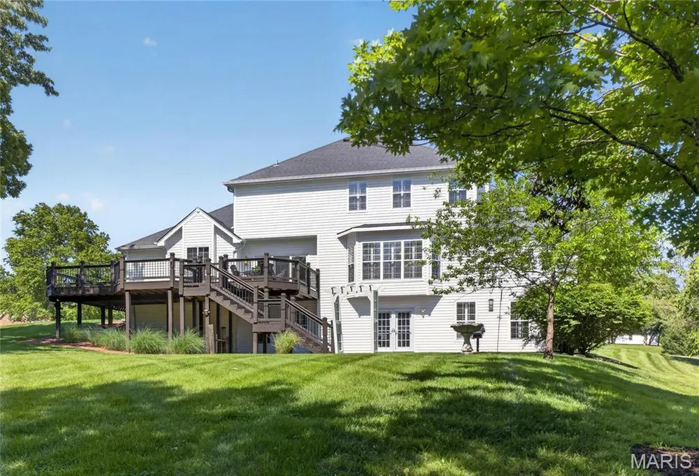 5568 Hennsley Circle, Weldon Spring, MO 63304