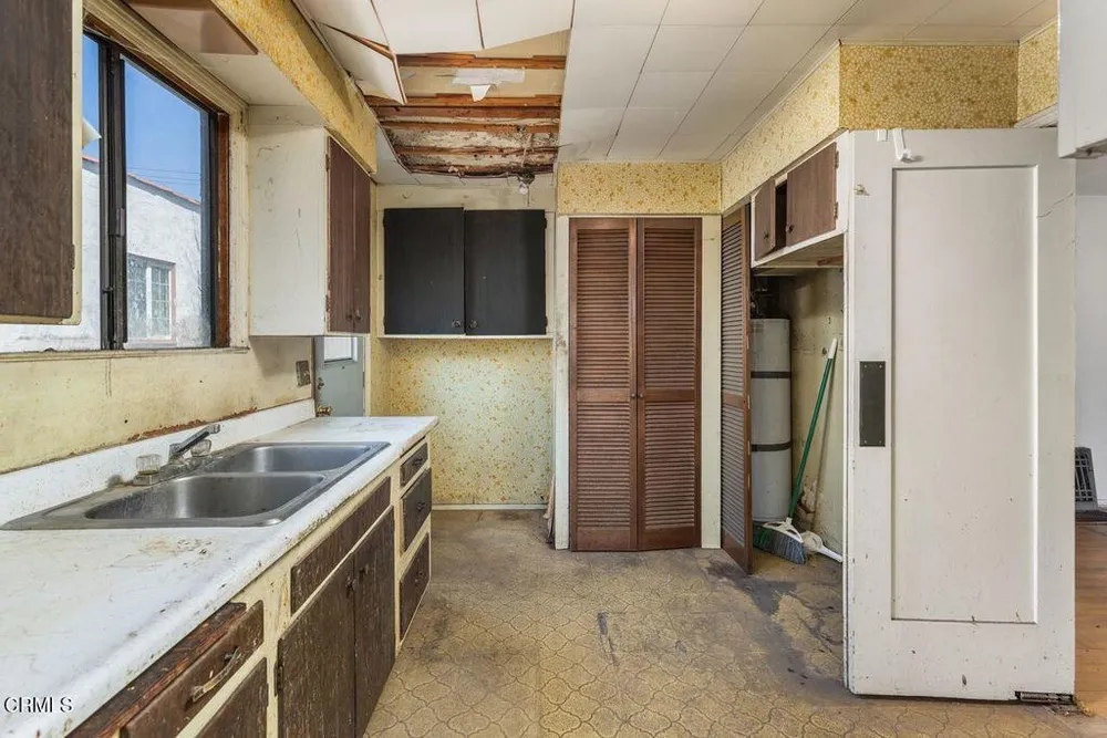 2193 Casa Grande St, Pasadena, CA 91104-4104