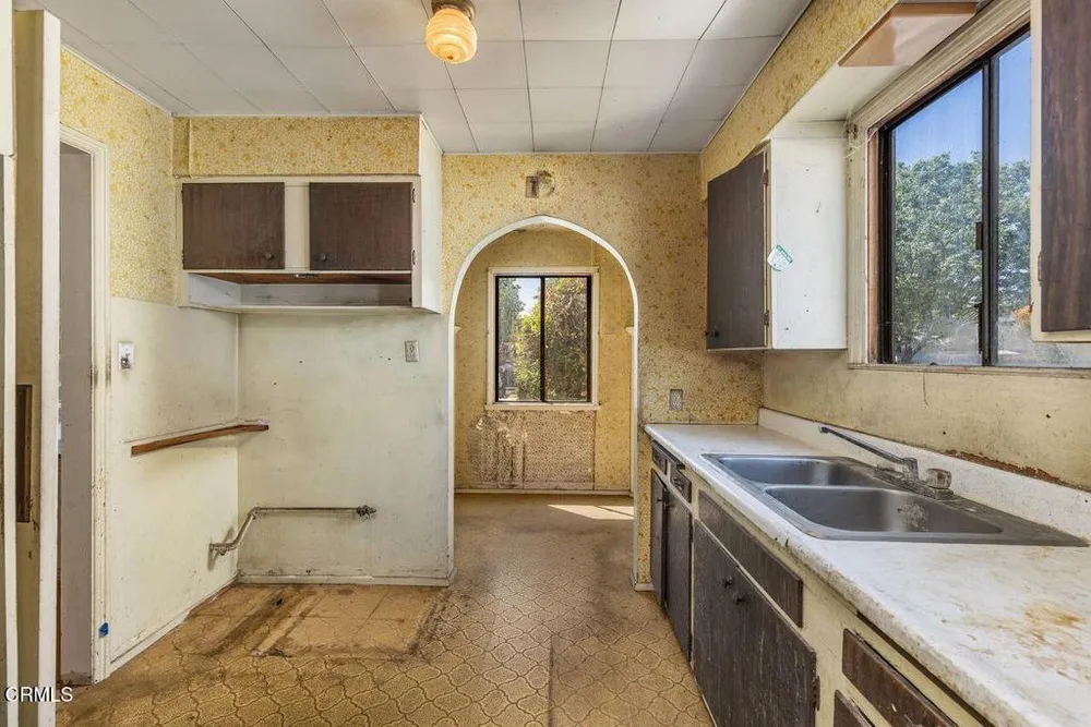 2193 Casa Grande St, Pasadena, CA 91104-4104