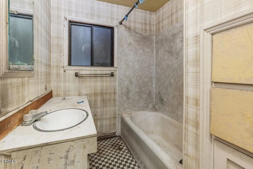 2193 Casa Grande St, Pasadena, CA 91104-4104