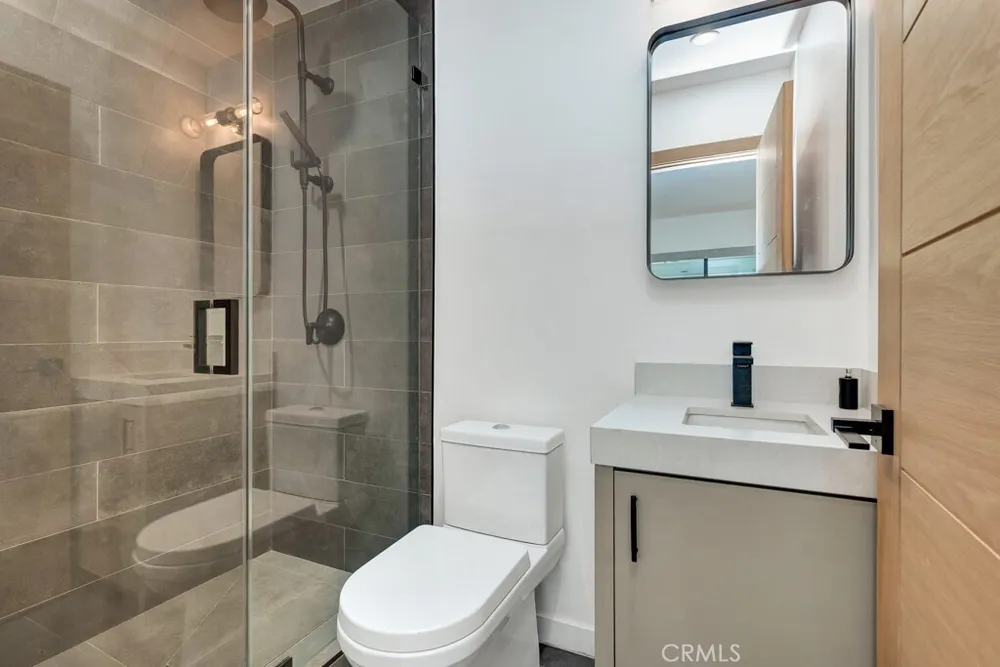15641 High Knoll Road, Encino, CA 91436