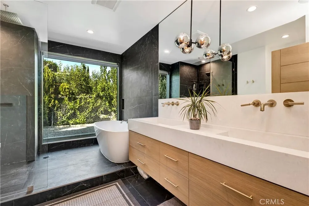 15641 High Knoll Road, Encino, CA 91436