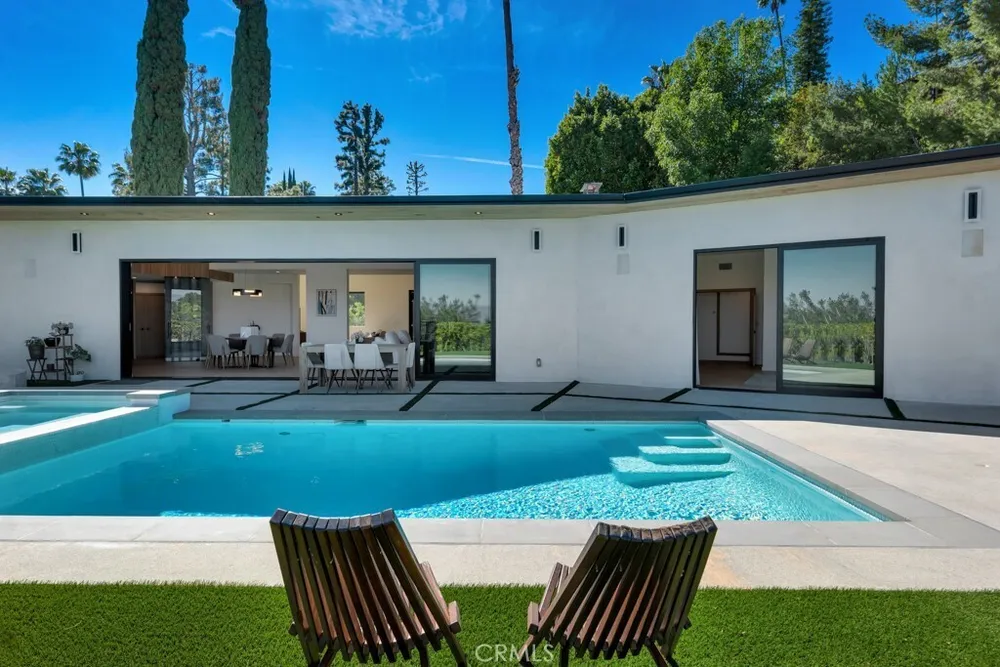 15641 High Knoll Road, Encino, CA 91436
