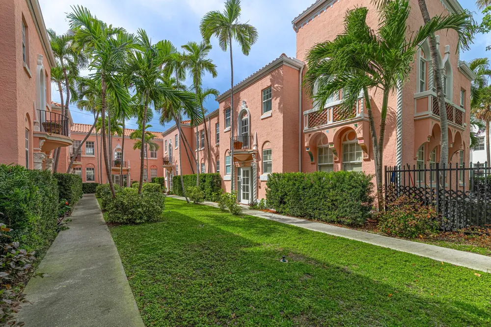 758 Meridian Ave, Miami Beach, FL 33139