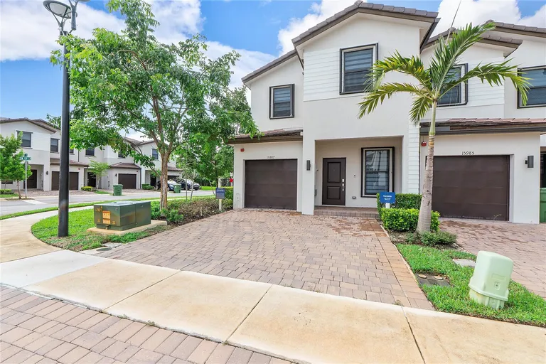 15987 SW 2nd Pl, Pembroke Pines, FL 33027