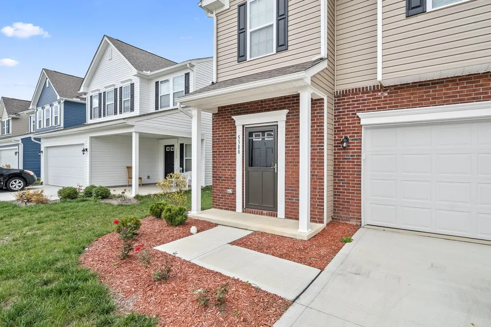 5388 Town Hill Dr, Canal Winchester, OH 43110