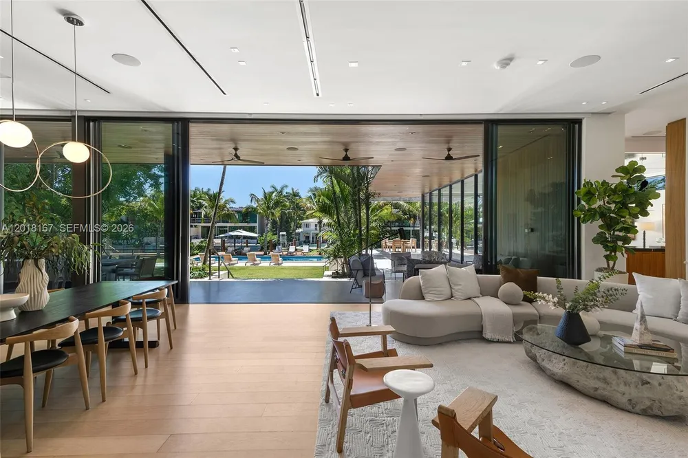 1420 W 23rd St, Miami Beach, FL 33140