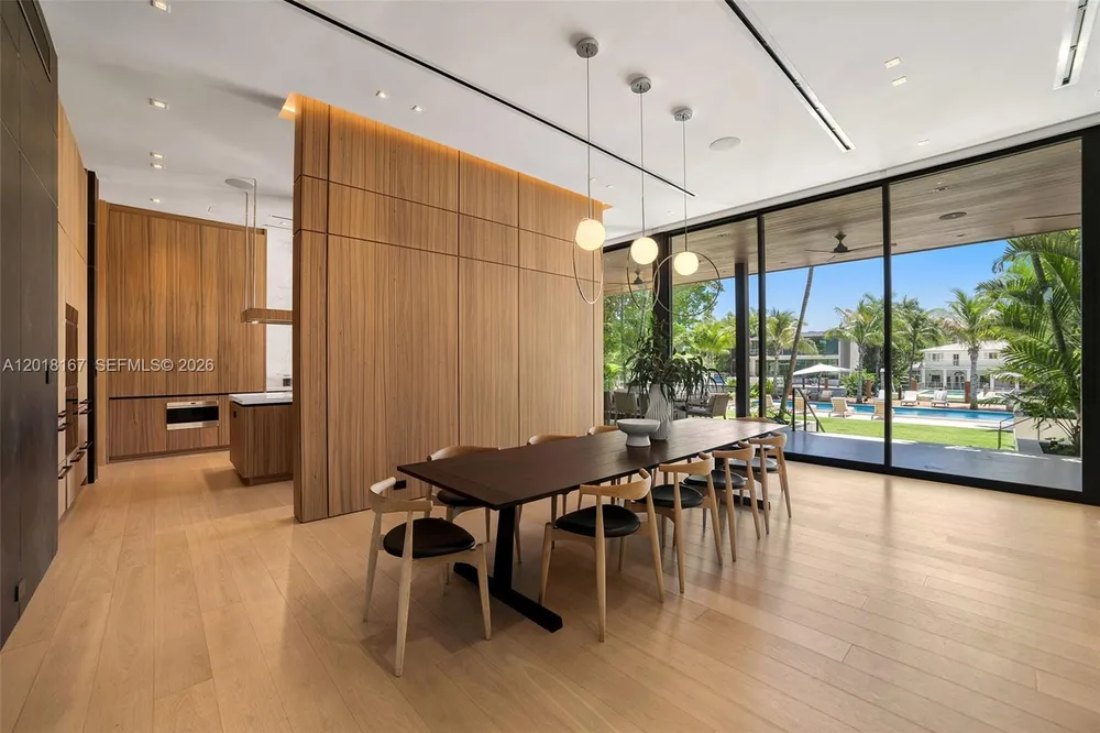 1420 W 23rd St, Miami Beach, FL 33140
