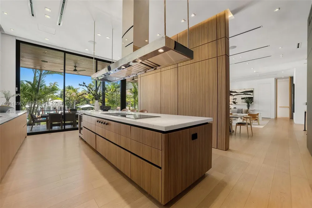 1420 W 23rd St, Miami Beach, FL 33140