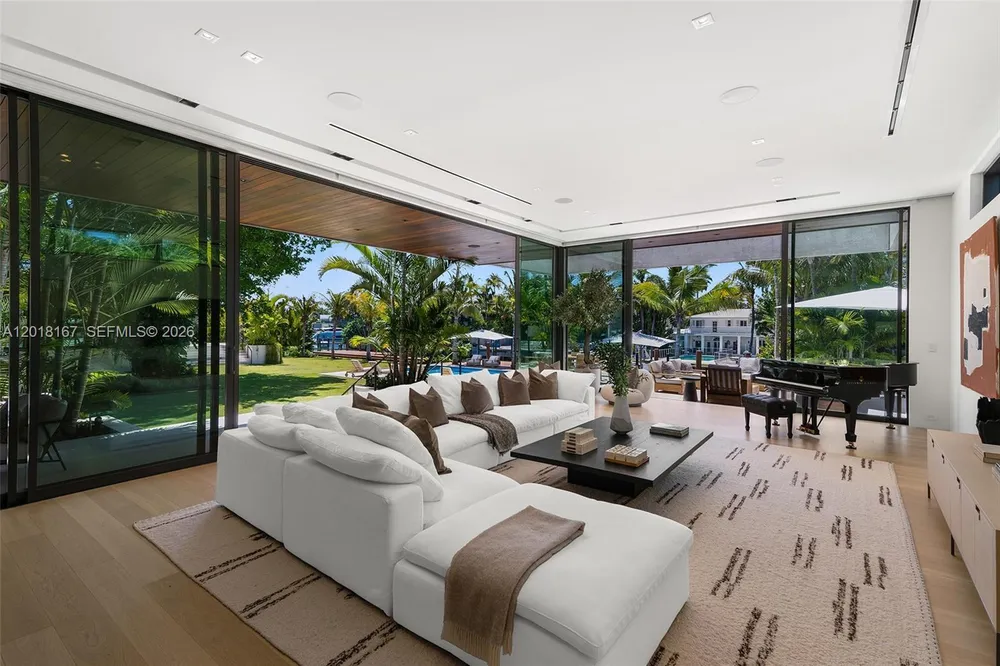 1420 W 23rd St, Miami Beach, FL 33140