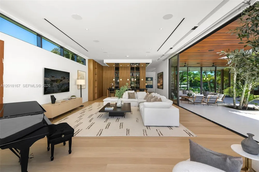 1420 W 23rd St, Miami Beach, FL 33140