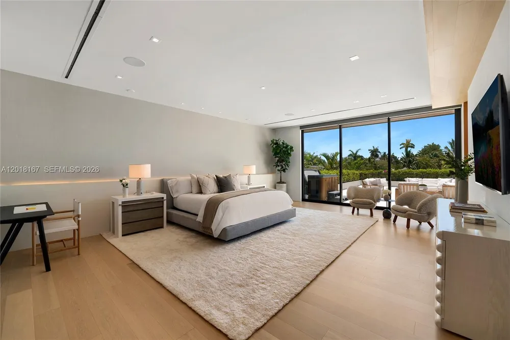 1420 W 23rd St, Miami Beach, FL 33140
