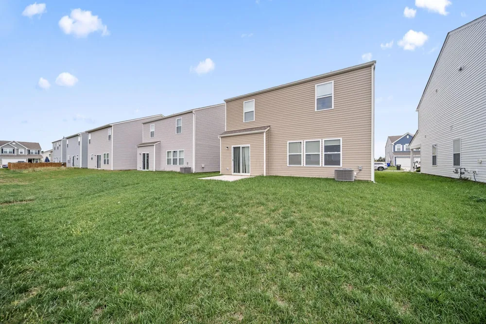 5388 Town Hill Dr, Canal Winchester, OH 43110