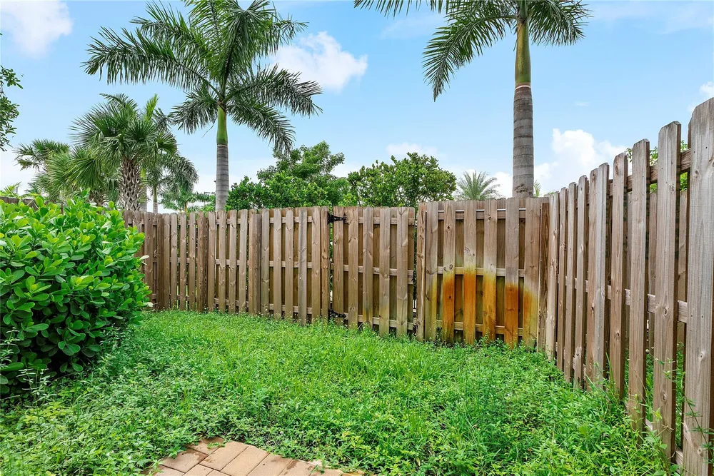 15987 SW 2nd Pl, Pembroke Pines, FL 33027