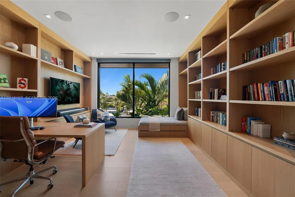 1420 W 23rd St, Miami Beach, FL 33140