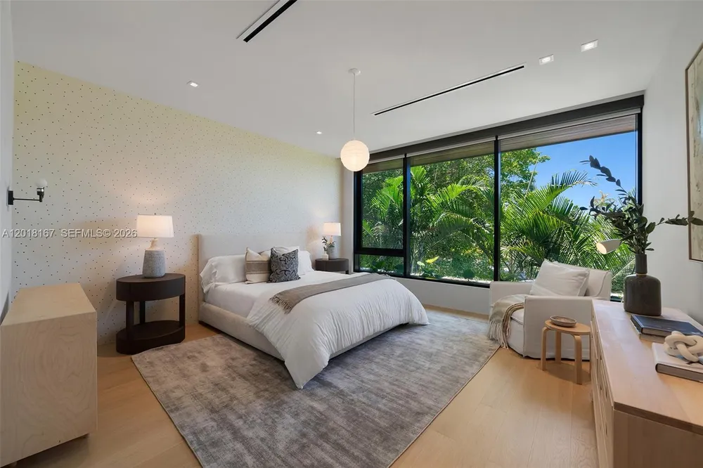 1420 W 23rd St, Miami Beach, FL 33140