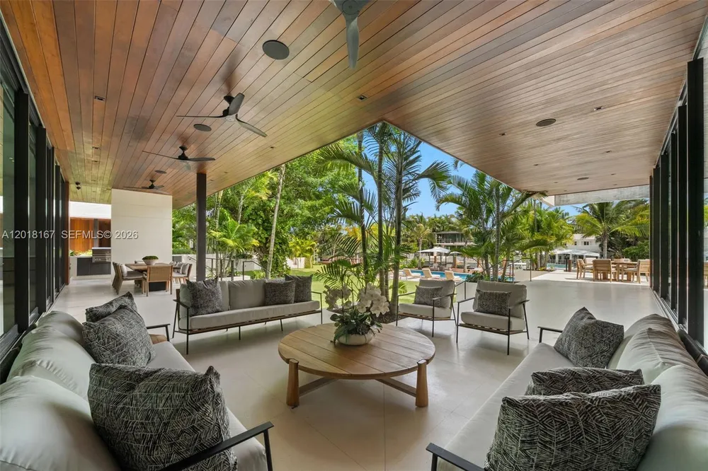 1420 W 23rd St, Miami Beach, FL 33140