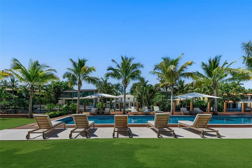 1420 W 23rd St, Miami Beach, FL 33140
