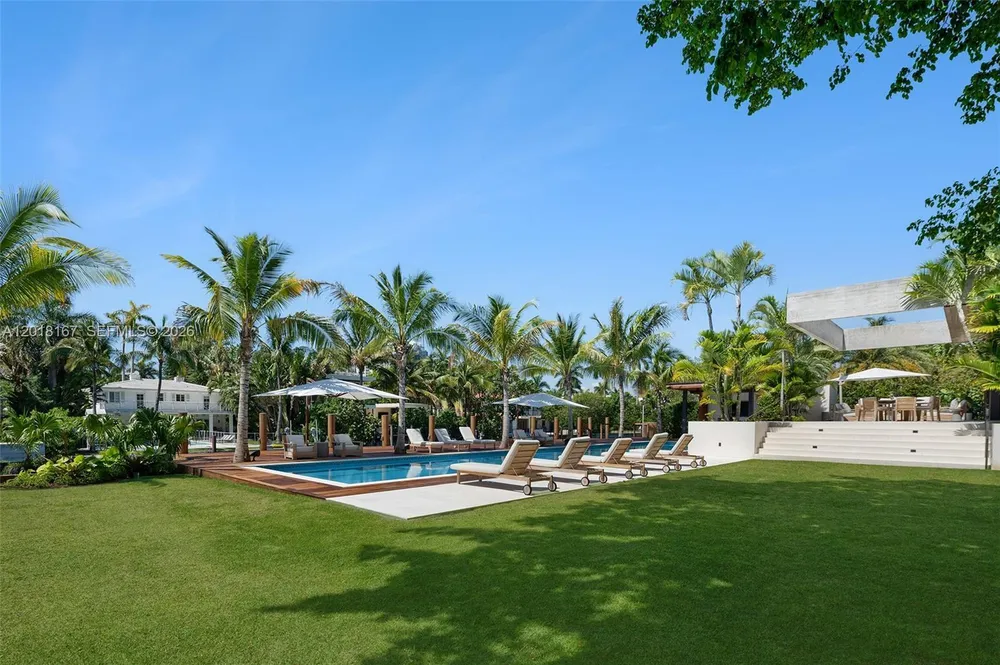 1420 W 23rd St, Miami Beach, FL 33140
